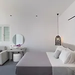 Alexandros Central Suites, Mykonos Town, With Shared Rooftop Terrace